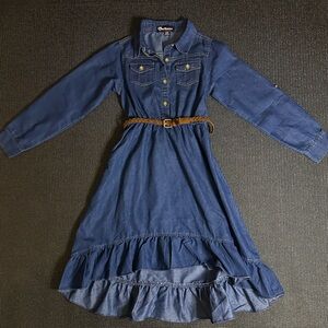 Gorgeous denim dress! Perfect for Fall!!